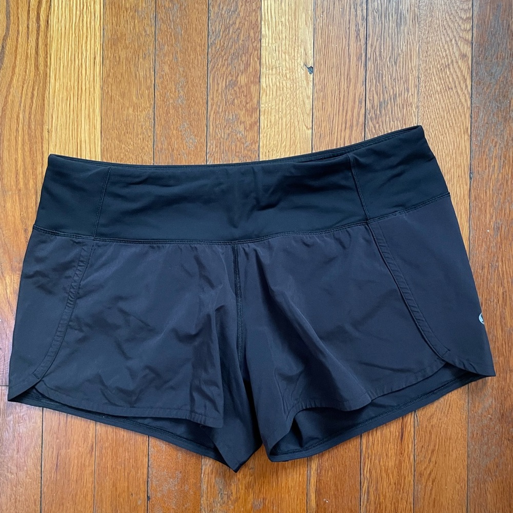 Lululemon Black Mid Rise Speed Up Mid-Rise Lined Short